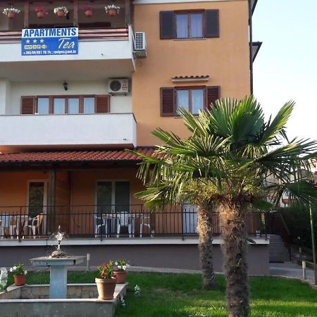 Apartments Tea Rovigno Esterno foto